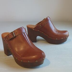 True Craft Blair Heeled Clogs Brown size 7.5 Studded